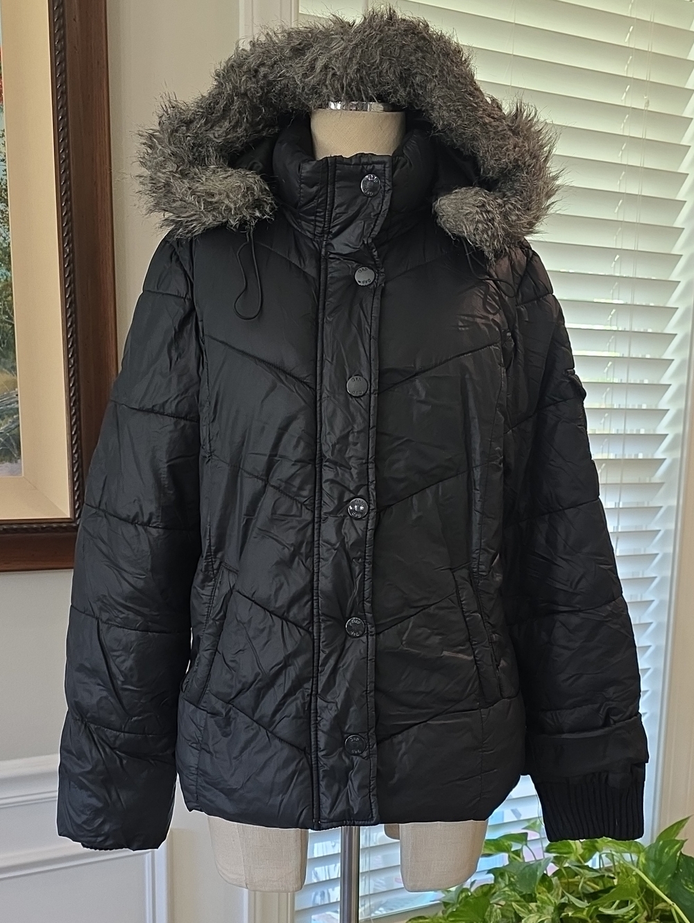 GAP Black Quilted Puffer Coat with Faux Fur Trim Hood